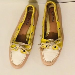 BLACK FRIDAY SALE! GREEN&WHITE SPERRY’S FLATS